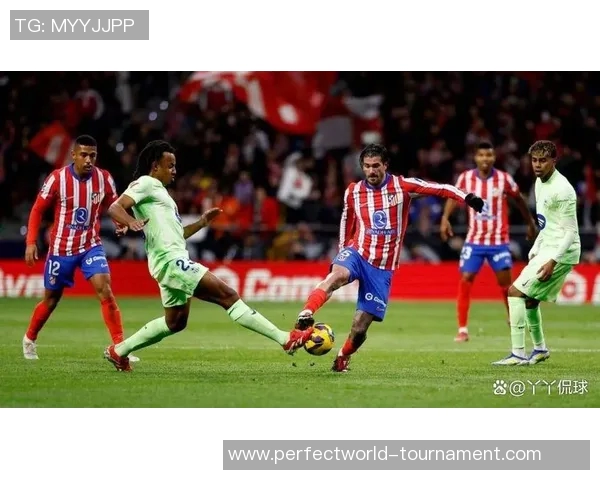 意甲焦点战巴萨小胜巴黎点球争议引发全场热议