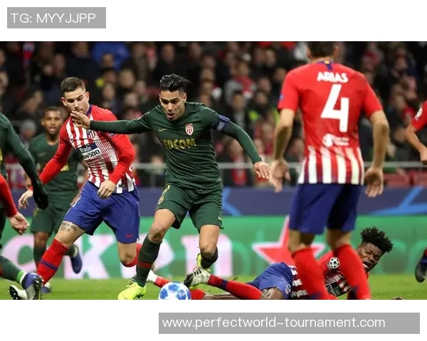 意甲焦点战：本菲卡与AC米兰激战成平红牌事件引发全场热议