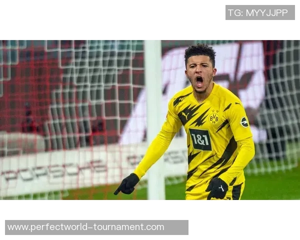 中超激战：多特蒙德险胜曼联乌龙球成比赛转折点引发热议