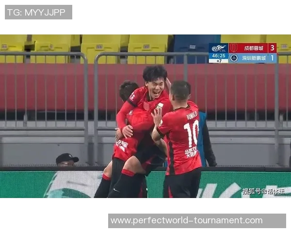 中超激战曼联与巴萨平局点球大战引发全场狂欢